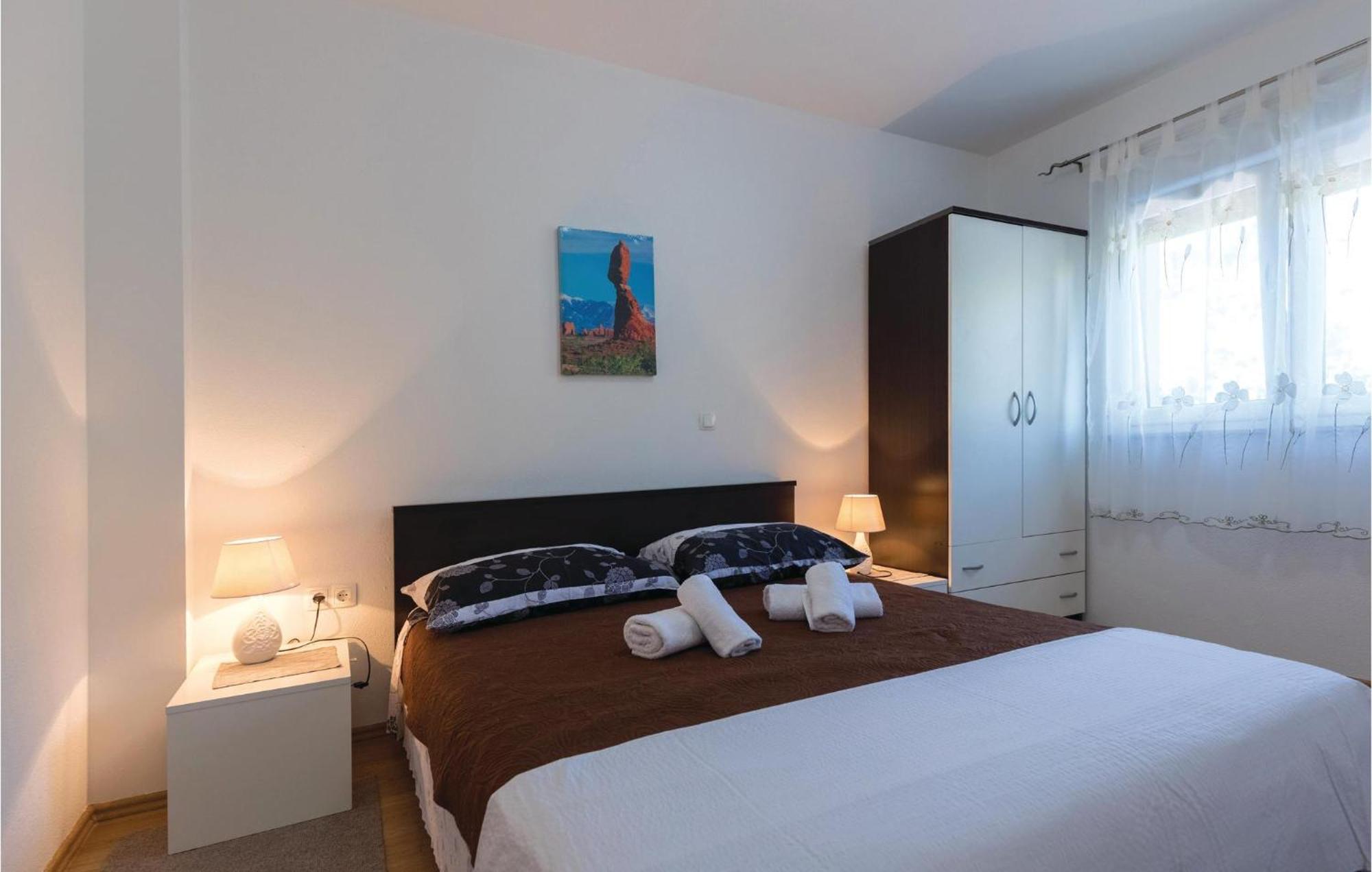 1 Bedroom Cozy Apartment In Klek Exterior photo