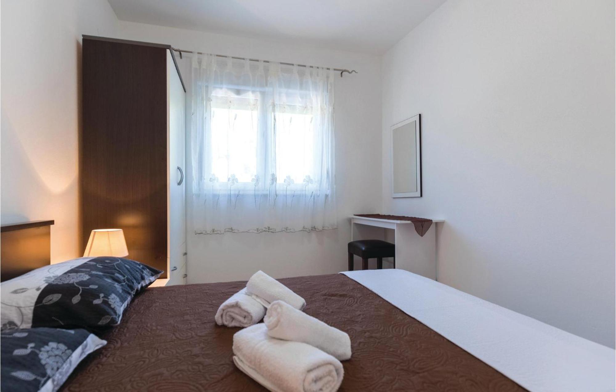 1 Bedroom Cozy Apartment In Klek Exterior photo
