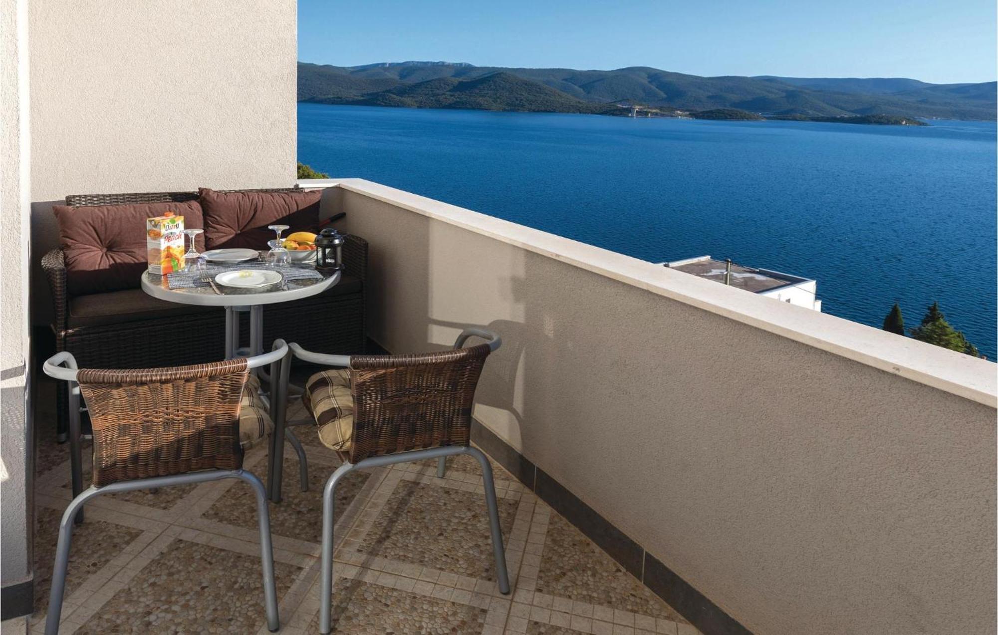 1 Bedroom Cozy Apartment In Klek Exterior photo