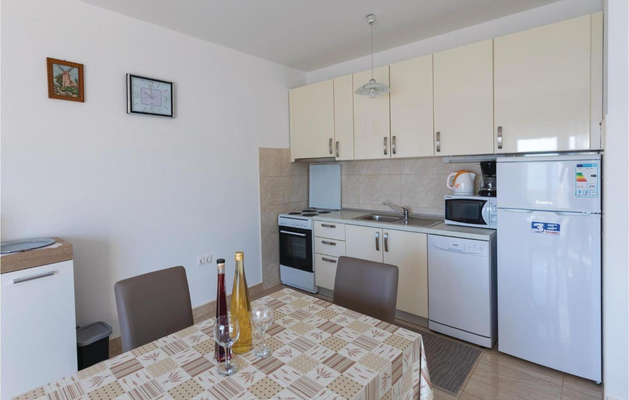 1 Bedroom Cozy Apartment In Klek Exterior photo